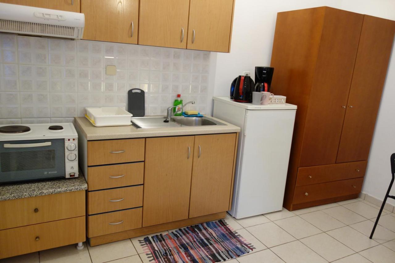 Kiki'S Cosy Apartments Néa Khilí Eksteriør billede