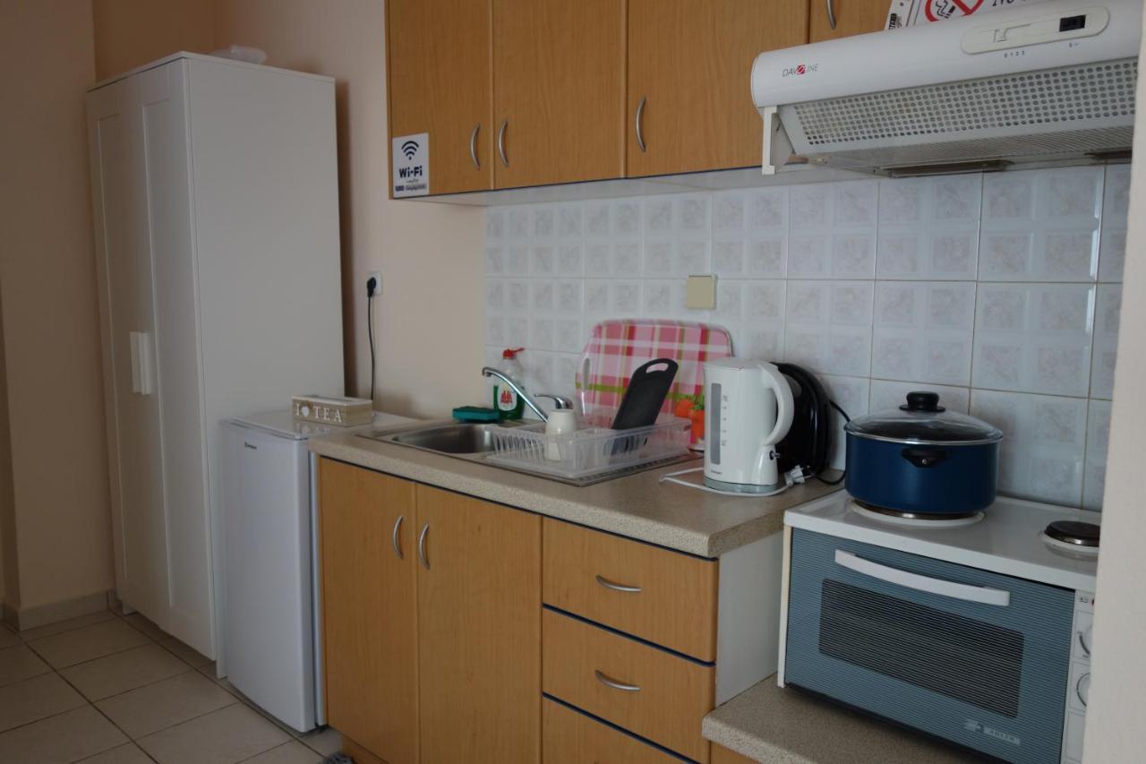 Kiki'S Cosy Apartments Néa Khilí Eksteriør billede