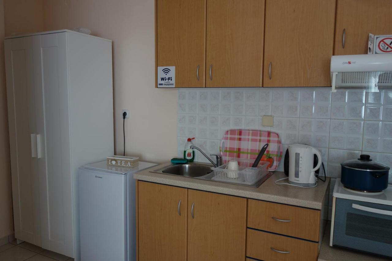 Kiki'S Cosy Apartments Néa Khilí Eksteriør billede