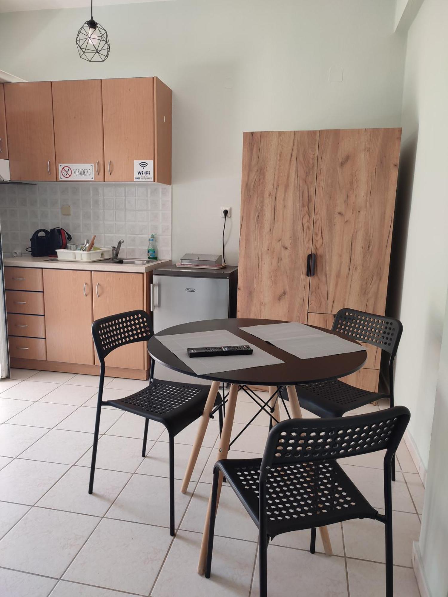 Kiki'S Cosy Apartments Néa Khilí Eksteriør billede