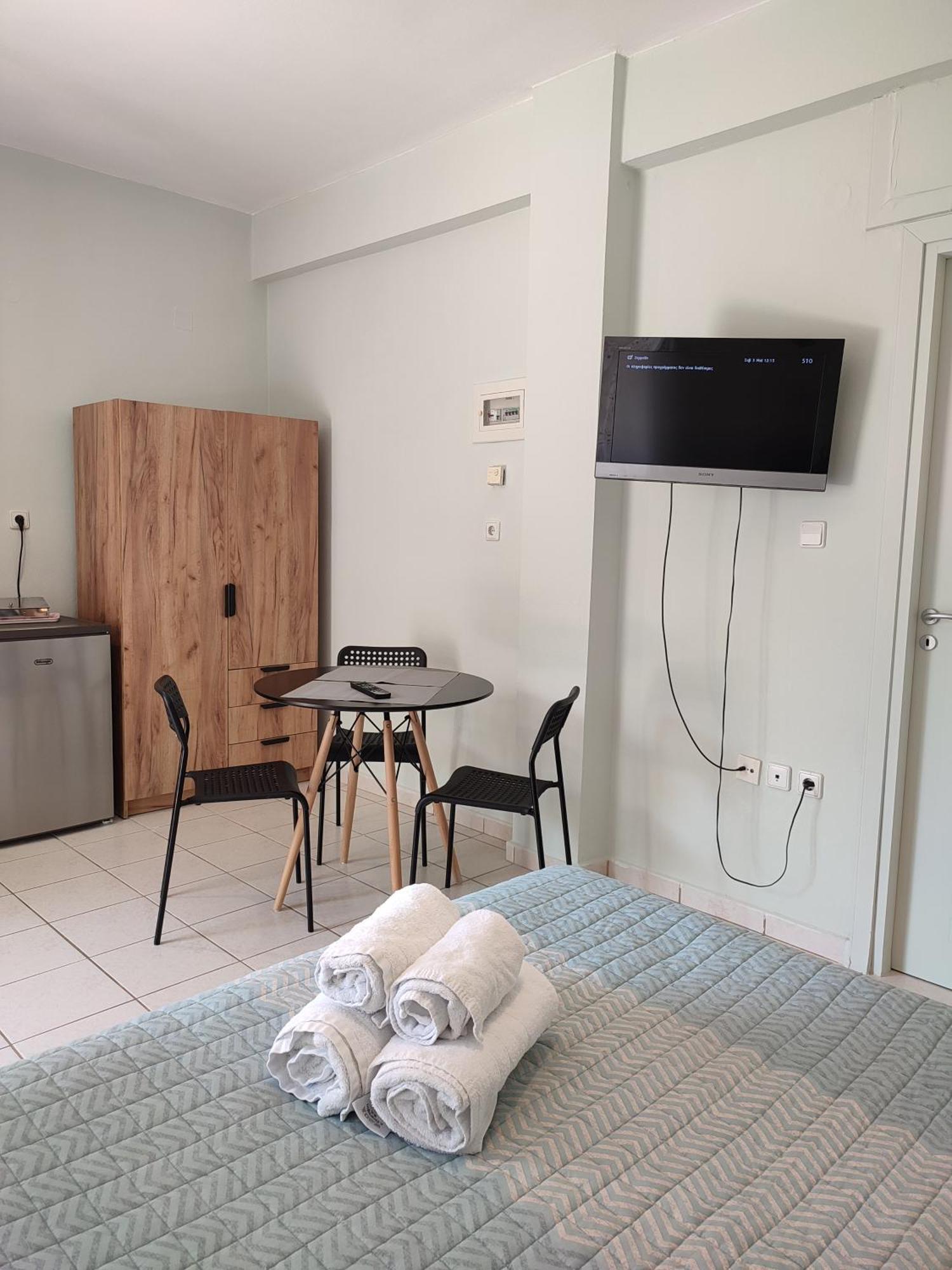 Kiki'S Cosy Apartments Néa Khilí Eksteriør billede